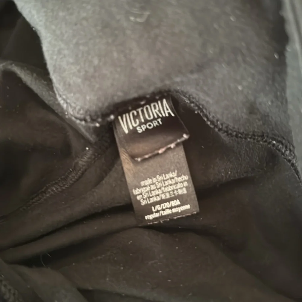 Victoria’s Secret Sport - black leggings with leg detail - Picture 4 of 4